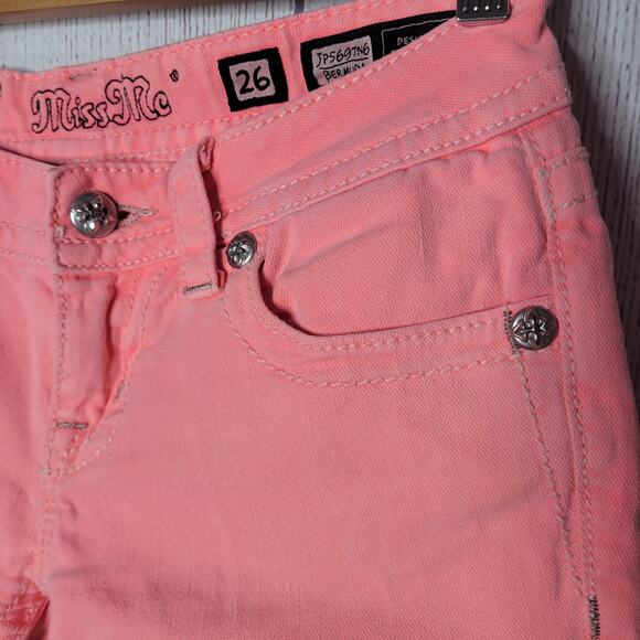 Miss Me Neon Pink Studded Stretch Fleur De Lis Low Rise Bermuda Shorts Size 26 - Picture 3 of 9